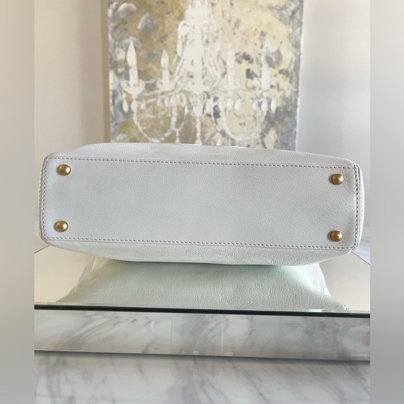 Chanel White Leather ‘CC’ Tote - Picture 4 of 6